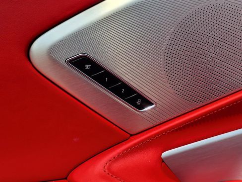 Used 2025 Chevrolet Corvette Stingray Premium Conv w/ Z51 Performance Package image 11