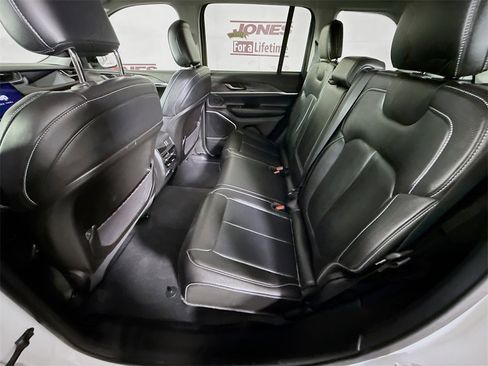 Used 2022 Jeep Grand Cherokee Limited 4xe image 29