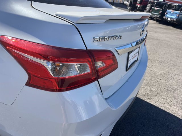 Used 2016 Nissan Sentra SR w/ SR Premium Package FWD image 10