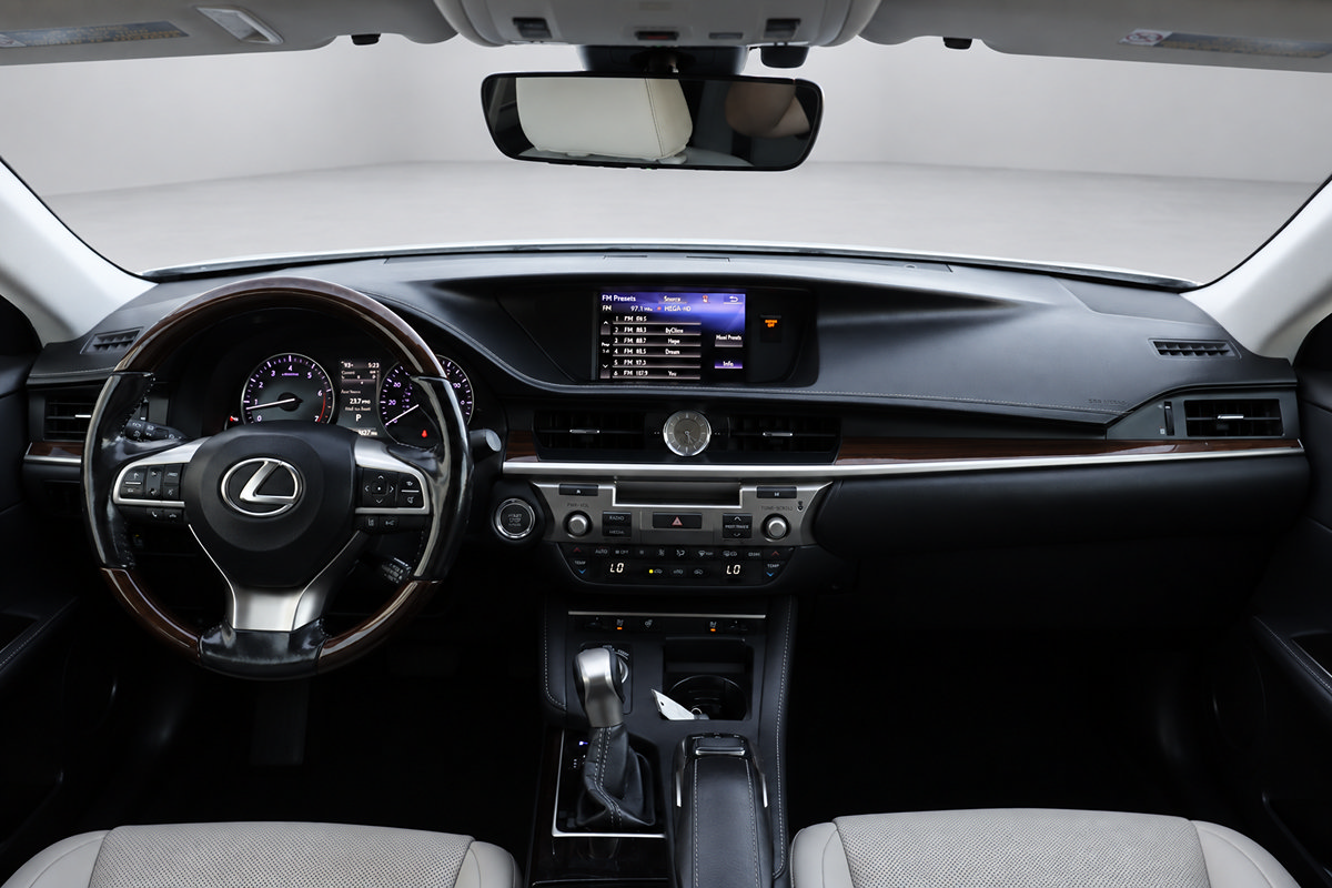 Used 2017 Lexus ES 350 w/ Navigation System Package FWD image 19