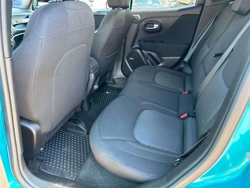 Used 2021 Jeep Renegade Latitude w/ Sun & Sound Group image 10