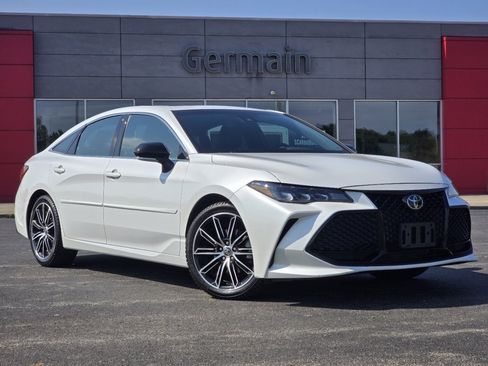 Certified 2019 Toyota Avalon XSE w/ All Weather Liner Package FWD image 2