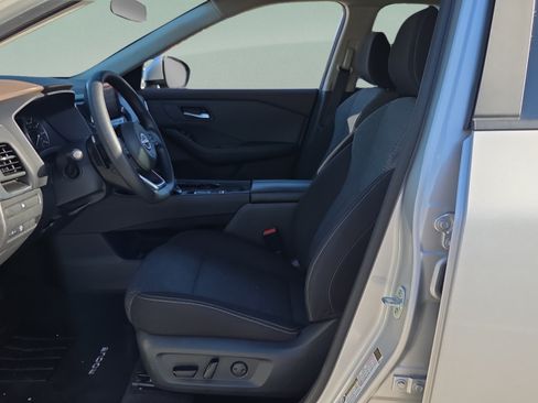 Used 2023 Nissan Rogue SV FWD image 10