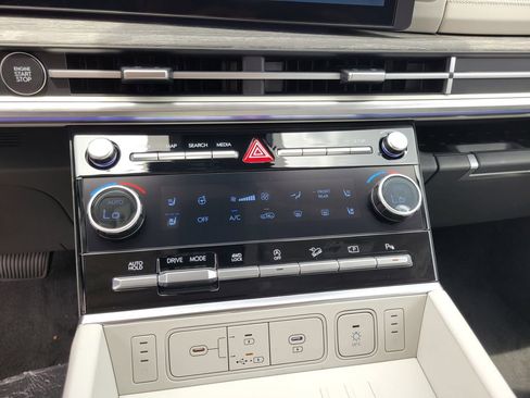 New 2025 Hyundai Santa Fe Calligraphy AWD/4WD image 26