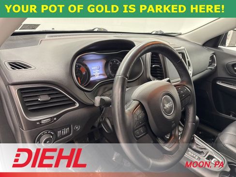 Used 2019 Jeep Cherokee Trailhawk image 23