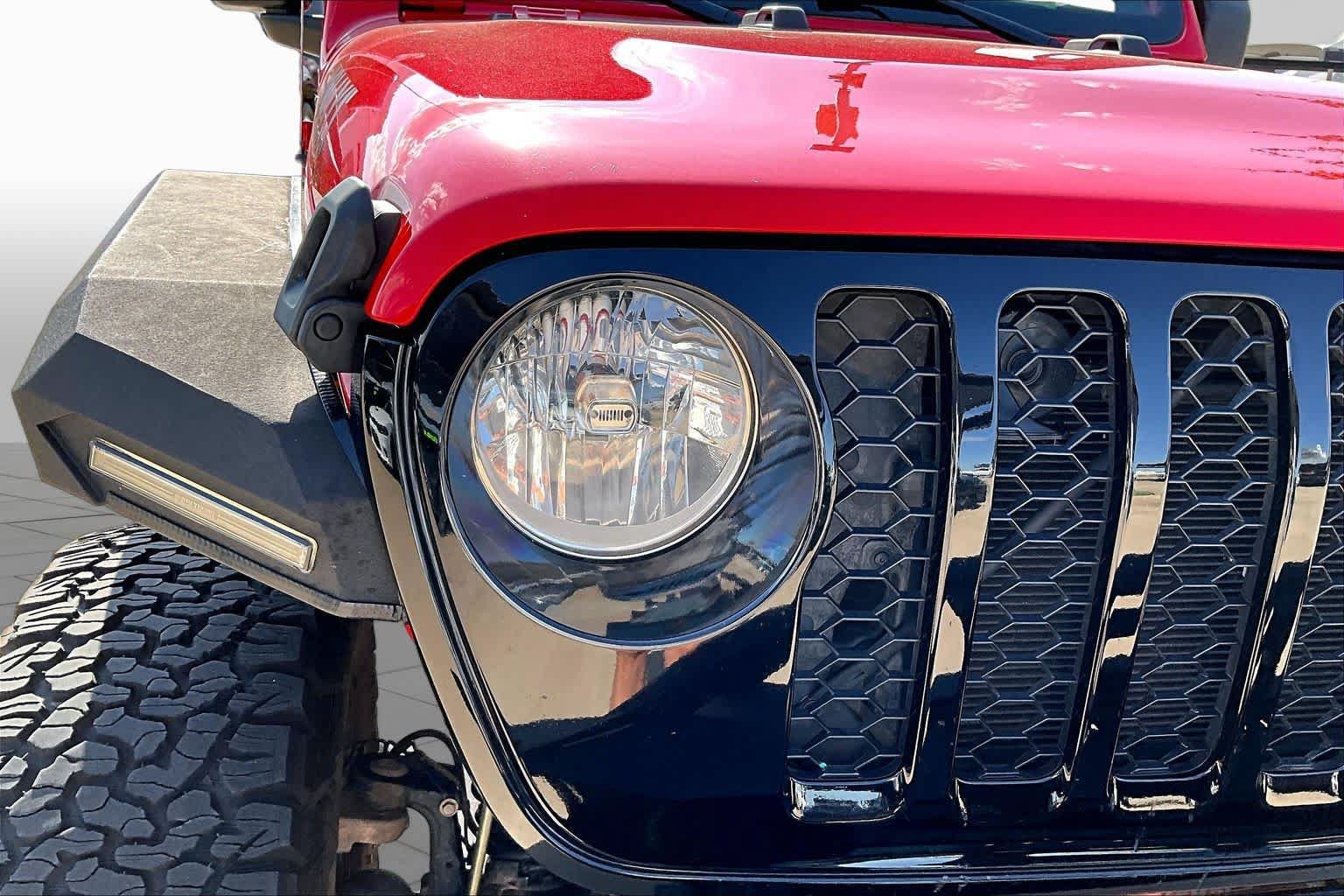 Used 2021 Jeep Gladiator Sport AWD/4WD image 29