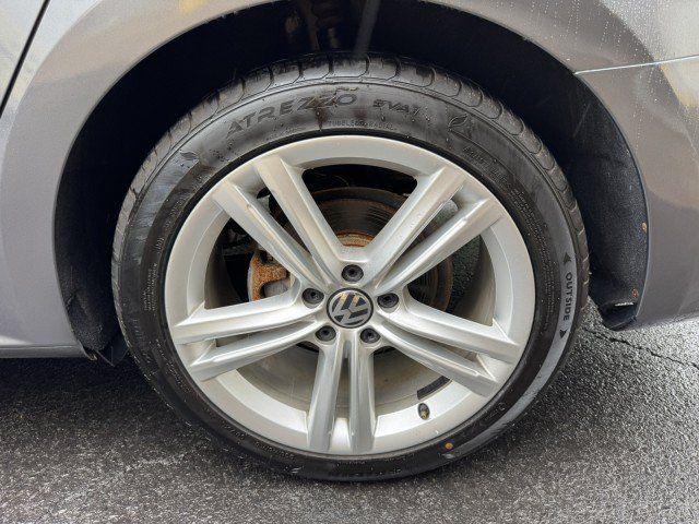 Used 2015 Volkswagen Passat TDI SEL Premium FWD image 40