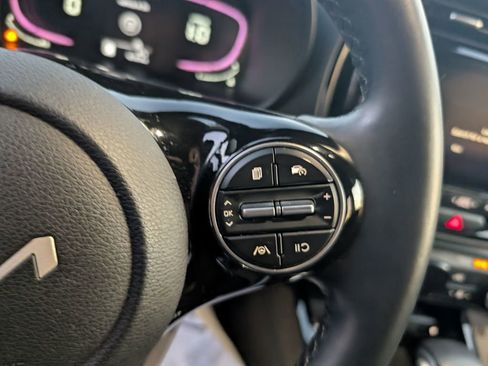 Used 2023 Kia Soul EX image 18