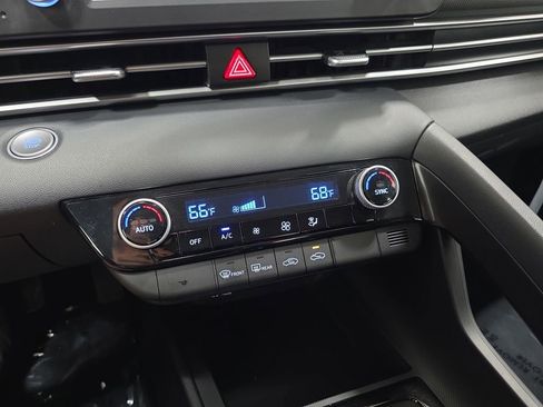 Used 2022 Hyundai Elantra SEL FWD image 24