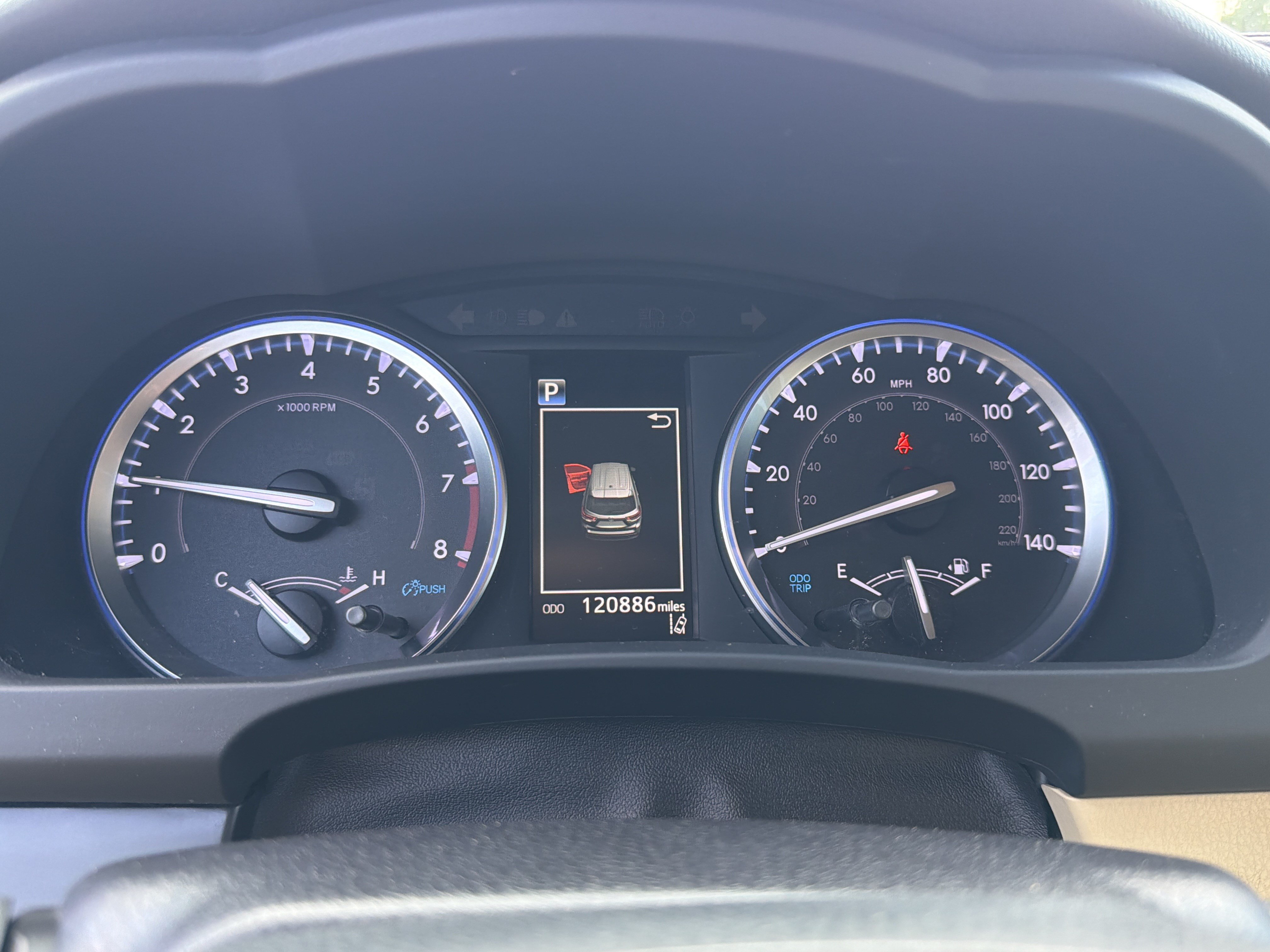 Used 2019 Toyota Highlander XLE FWD image 10