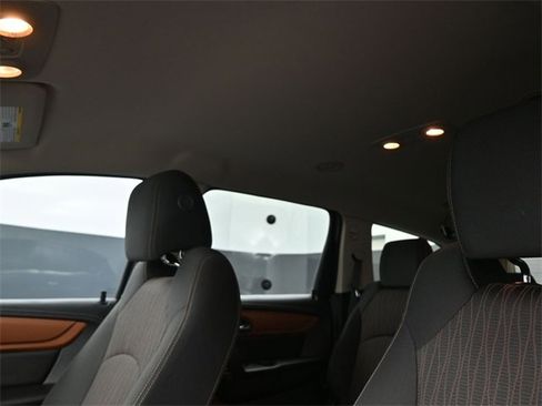 Used 2017 Chevrolet Traverse LT image 23