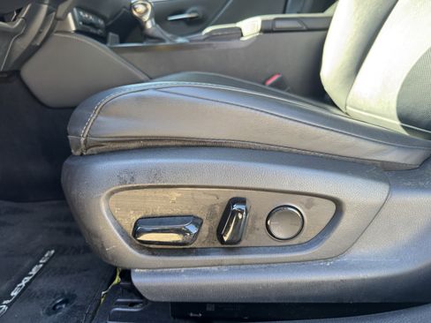 Used 2020 Lexus ES 300h w/ Premium Package image 12