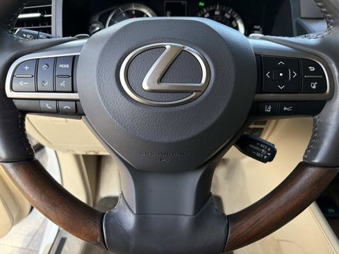 Used 2018 Lexus LX 570 4WD w/ Luxury Package image 27