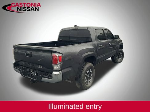 Used 2022 Toyota Tacoma TRD Off-Road image 17