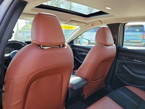 Used 2024 MAZDA MAZDA3 s image 9