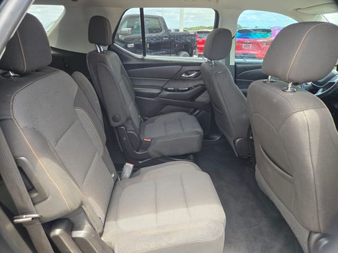 Used 2019 Chevrolet Traverse LT FWD image 23