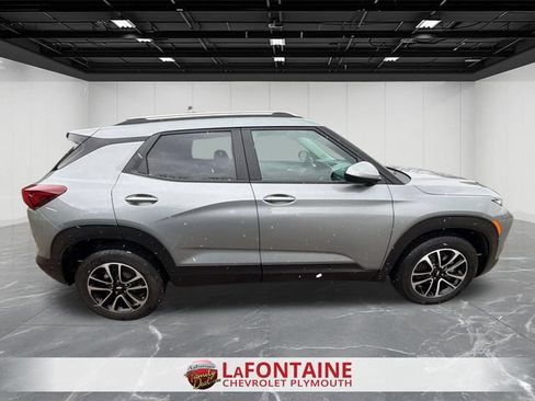 Used 2025 Chevrolet TrailBlazer LT FWD image 9