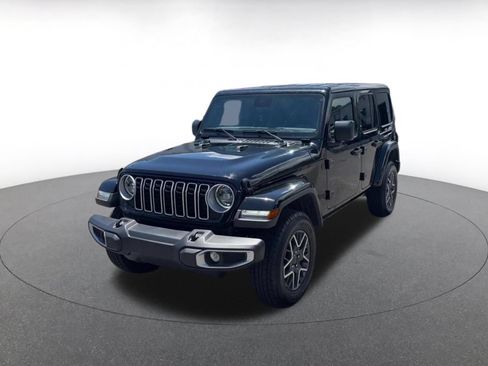Used 2025 Jeep Wrangler Unlimited Sahara AWD/4WD image 4