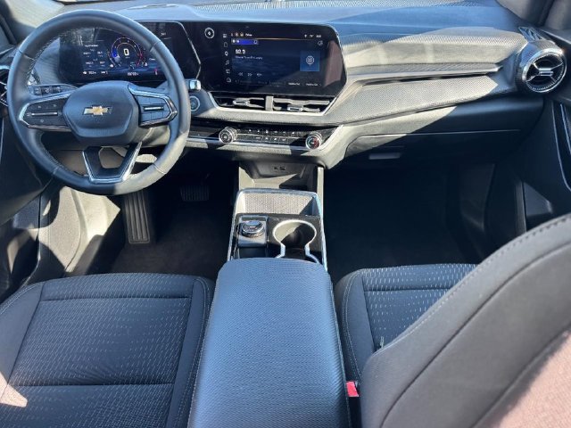 Used 2026 Chevrolet Equinox LT AWD/4WD image 14