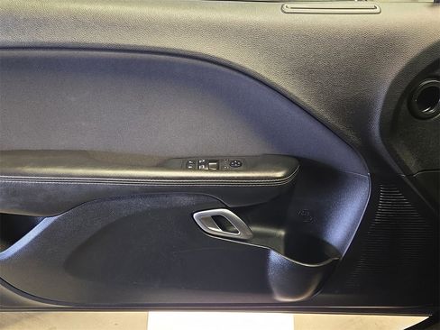Used 2019 Dodge Challenger SXT image 26