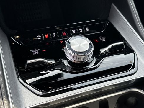 New 2026 Jeep Grand Wagoneer Limited AWD/4WD image 4