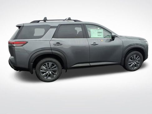 New 2025 Nissan Pathfinder SV image 8