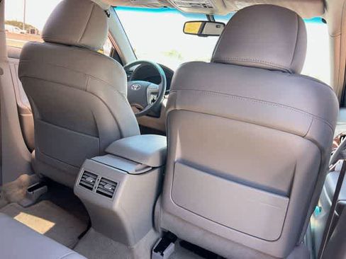 Used 2009 Toyota Camry XLE FWD image 13