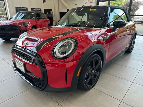 Certified 2023 MINI Cooper S w/ Signature Upholstery Package FWD image 1