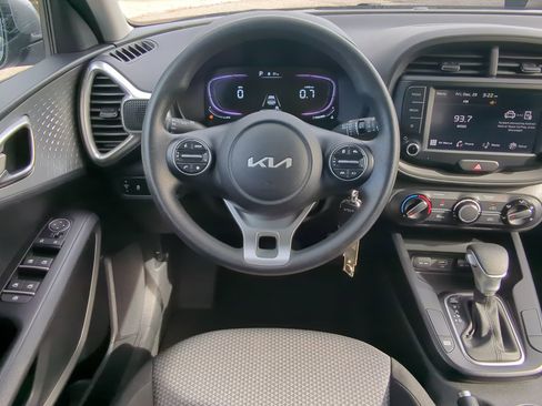 Certified 2023 Kia Soul LX w/ Option Group 015 FWD image 16