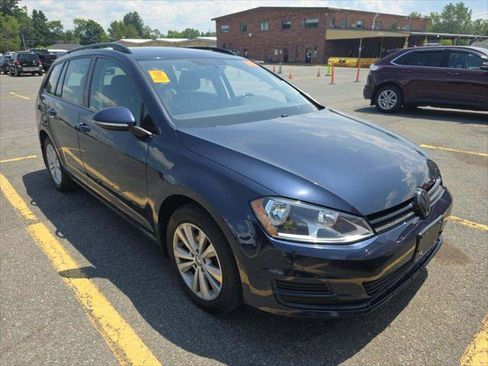 Used 2017 Volkswagen Golf S AWD/4WD image 3
