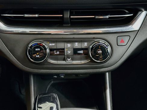 Used 2025 Buick Envista Preferred FWD image 22