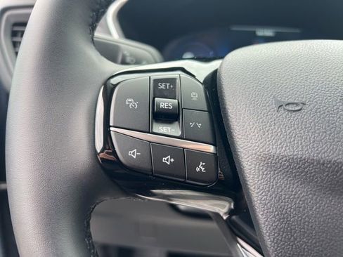 Certified 2023 Ford Escape Platinum AWD/4WD image 9