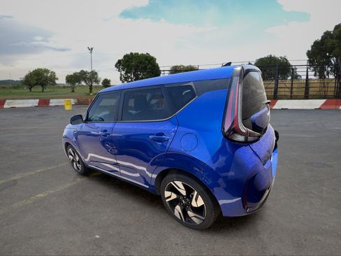Used 2023 Kia Soul GT-Line w/ GT-Line Technology Package FWD image 4