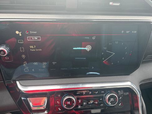 Used 2024 GMC Sierra 2500 Denali w/ Denali Reserve Package image 25