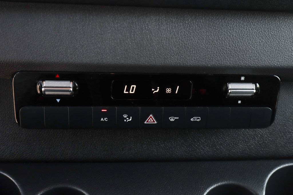 Used 2025 Mercedes-Benz Sprinter 2500 image 33