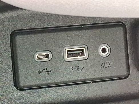 Used 2022 Chevrolet Equinox LS w/ LS Convenience Package image 23