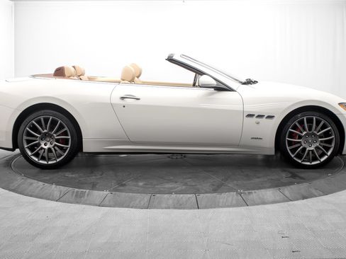 Used 2013 Maserati GranTurismo Sport RWD image 2