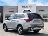 Used 2020 Mitsubishi Outlander ES image 2
