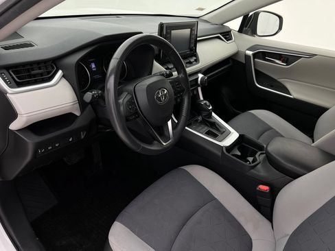 Used 2020 Toyota RAV4 XLE w/ XLE Grade Weather Package AWD/4WD image 12