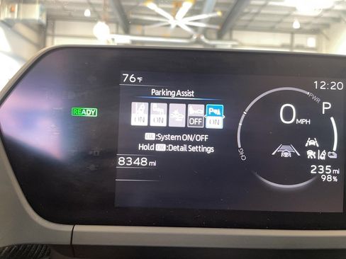 Used 2023 Toyota bZ4X AWD image 16