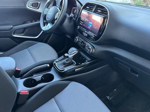 Used 2023 Kia Soul S image 18
