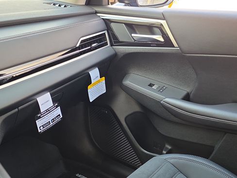 New 2026 Mitsubishi Outlander SE AWD/4WD image 25