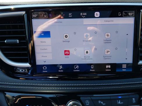 New 2026 Chrysler Pacifica Select AWD/4WD image 41