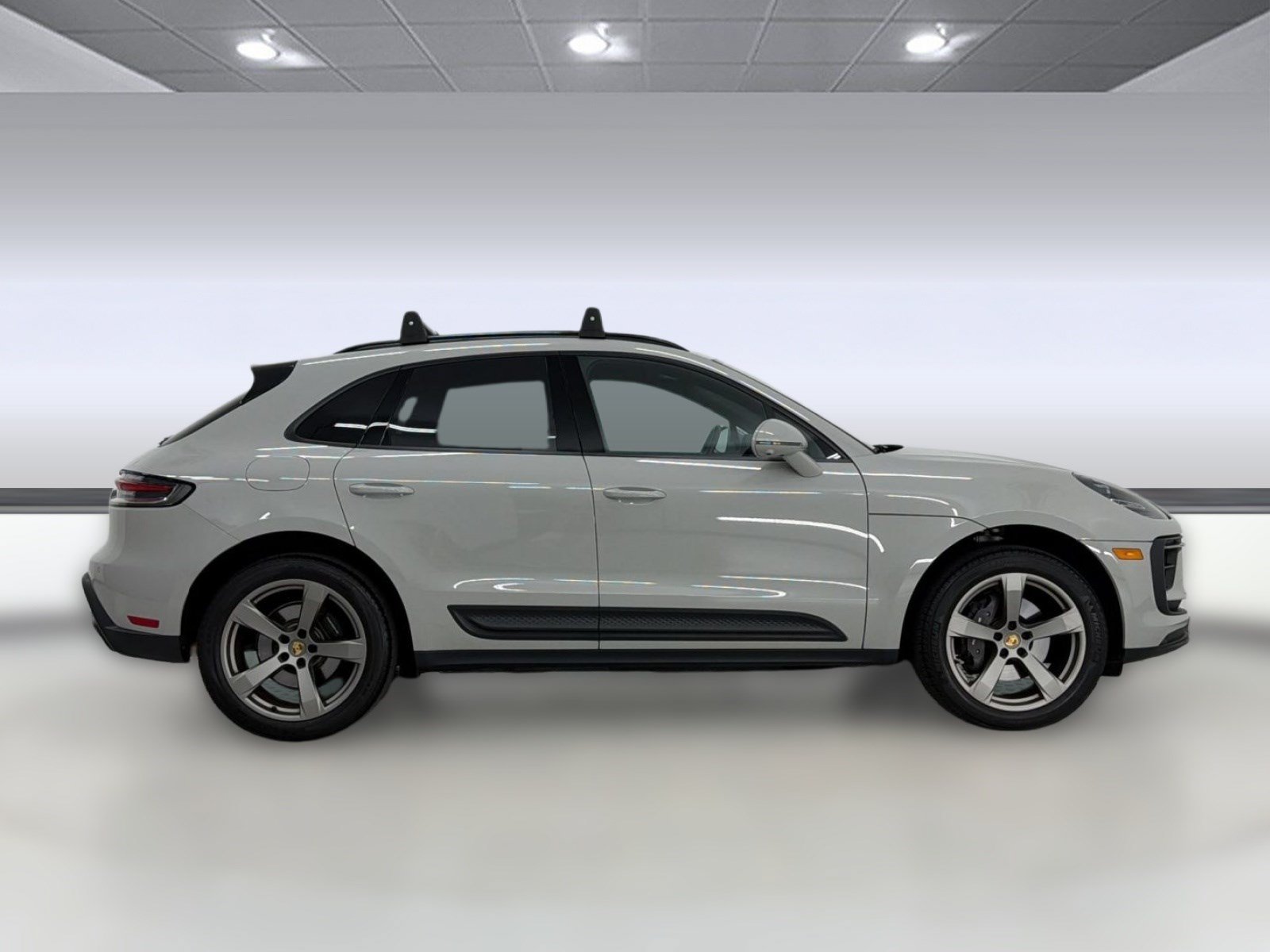 Used 2024 Porsche Macan AWD/4WD image 8