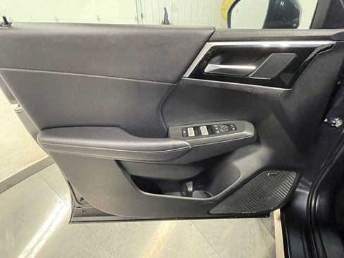 Used 2025 Mitsubishi Outlander AWD image 20