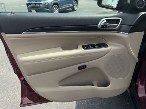 Used 2019 Jeep Grand Cherokee Limited w/ Luxury Group II AWD/4WD image 14