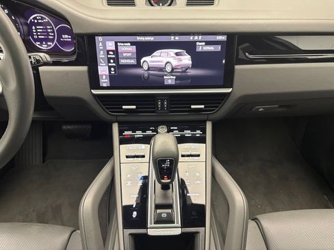 Certified 2021 Porsche Cayenne AWD/4WD image 10