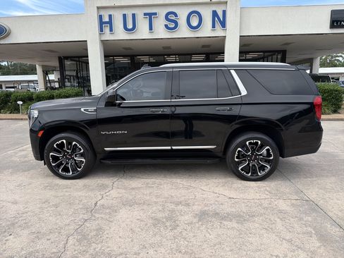 Used 2023 GMC Yukon SLT RWD image 1