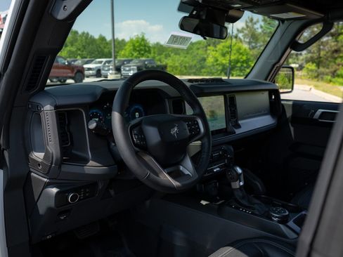 New 2026 Ford Bronco Badlands w/ Sasquatch Package AWD/4WD image 21