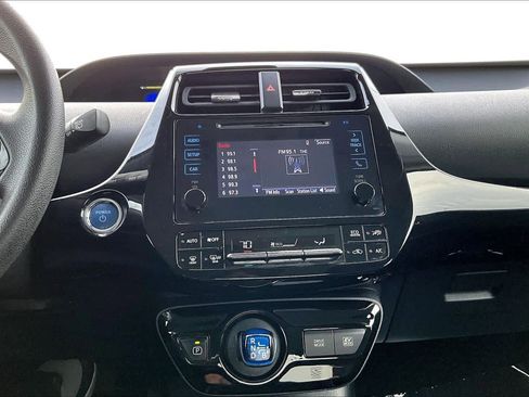 Used 2019 Toyota Prius LE image 34